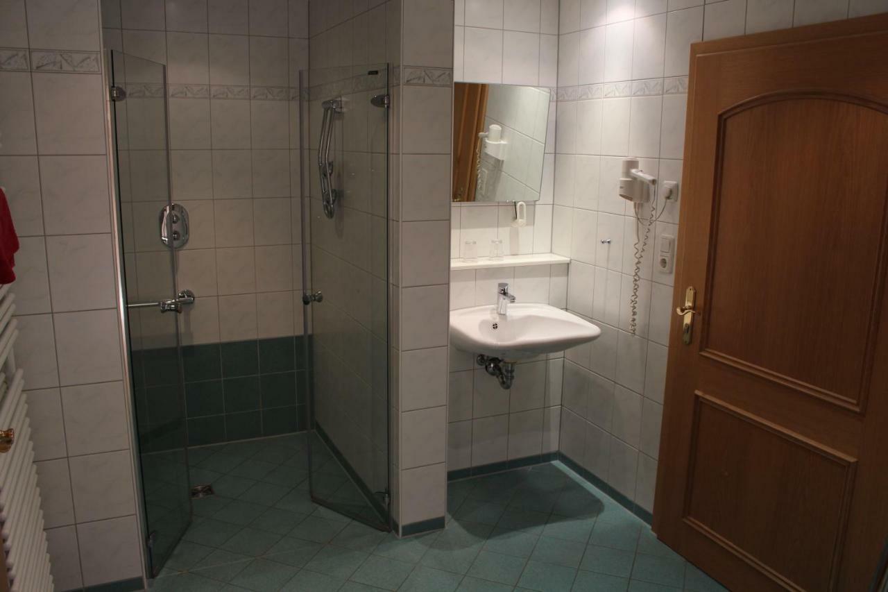 Pension Zur Grünen Eiche Kaulsdorf Exterior foto